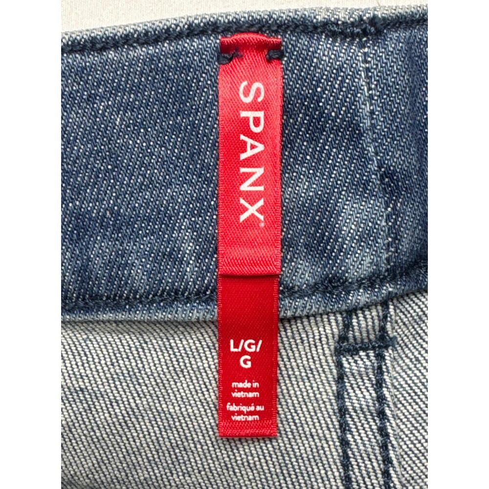 NWT Spanx Women's Mixed Wash Stretch Flare Pull On Jeans - Size L-Tall (32x35) - Picture 5 of 6